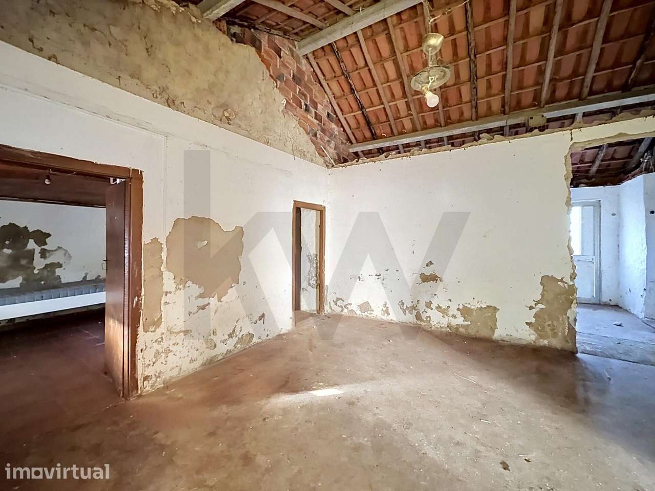 Moradia T2 para Reabilitação Total com Terreno de 373 m2 | Romeira - Grande imagem: 4/25