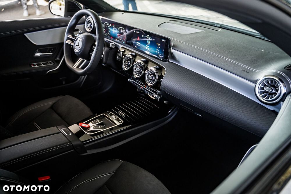 Mercedes-Benz CLA - 14