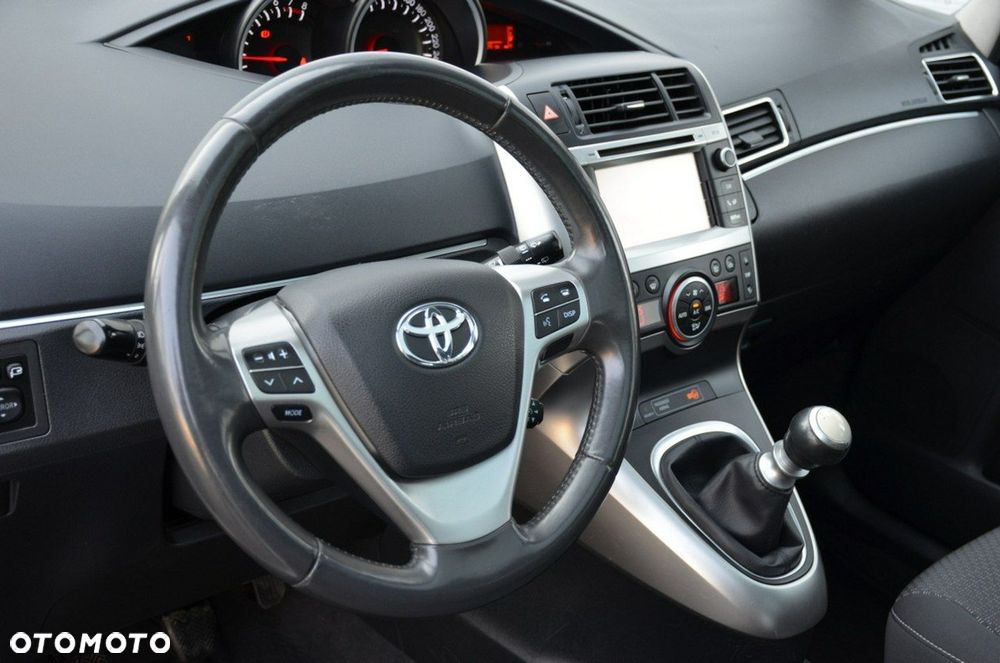 Toyota Verso - 25