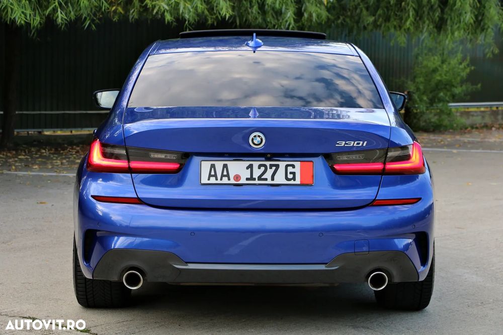 BMW Seria 3 330i Aut. M Sport - 11