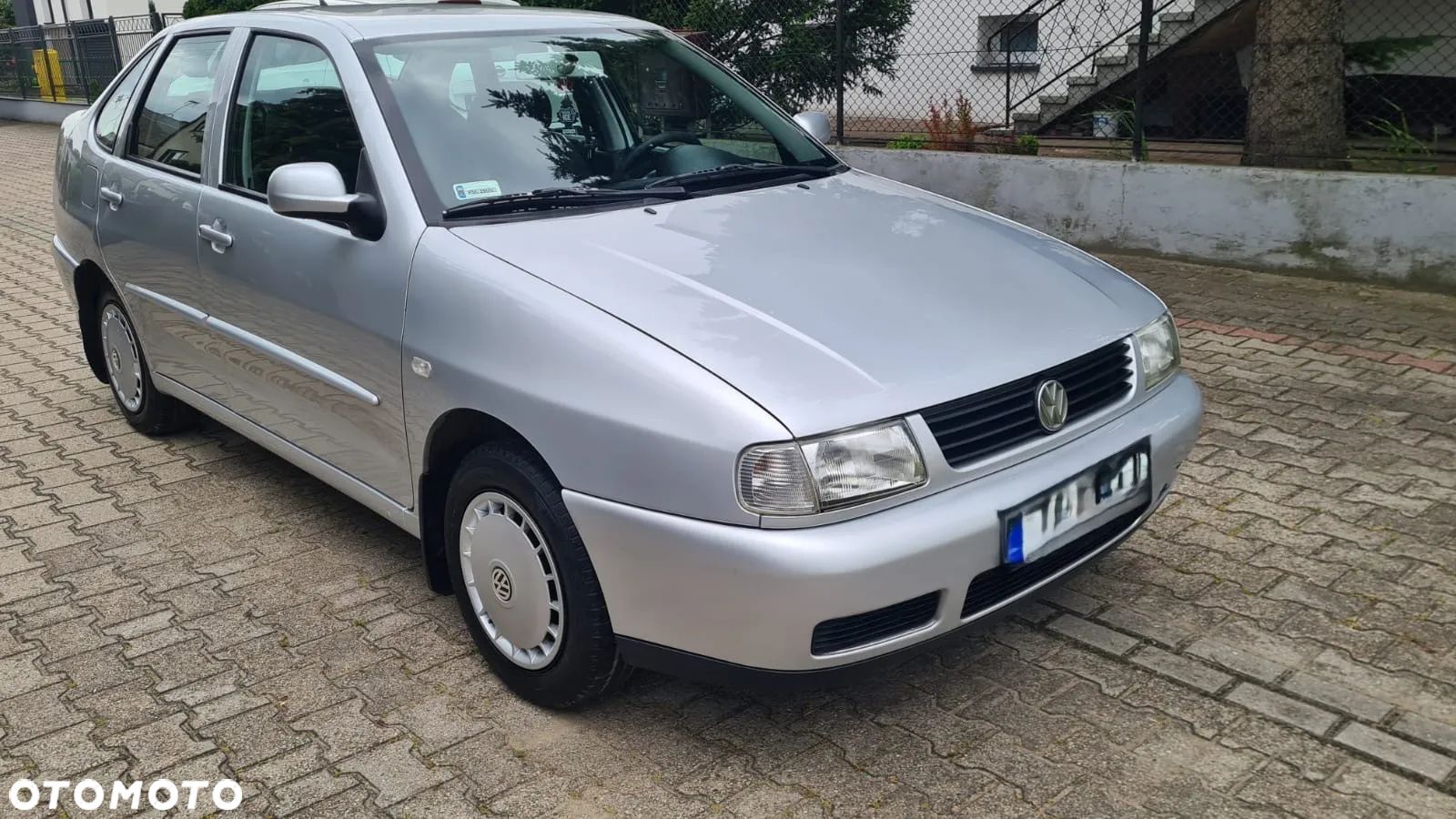 Volkswagen Polo 1.4 Basis - 1