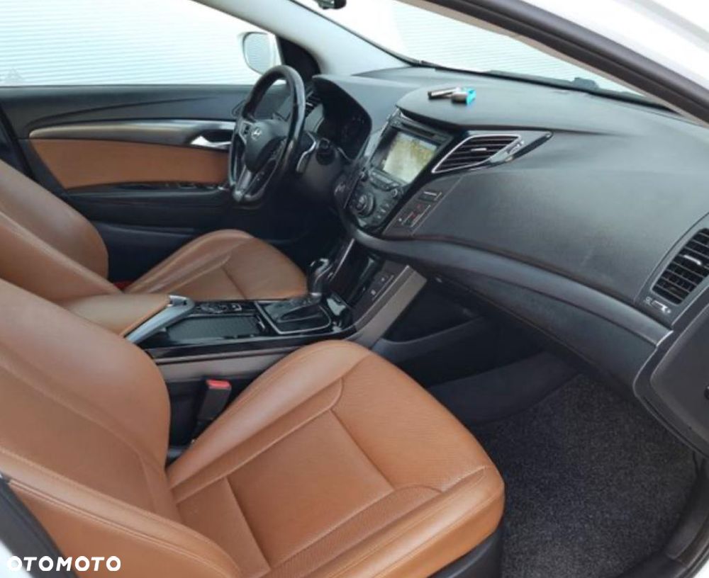 Hyundai i40 Kombi 1.7 CRDi DCT Premium - 13