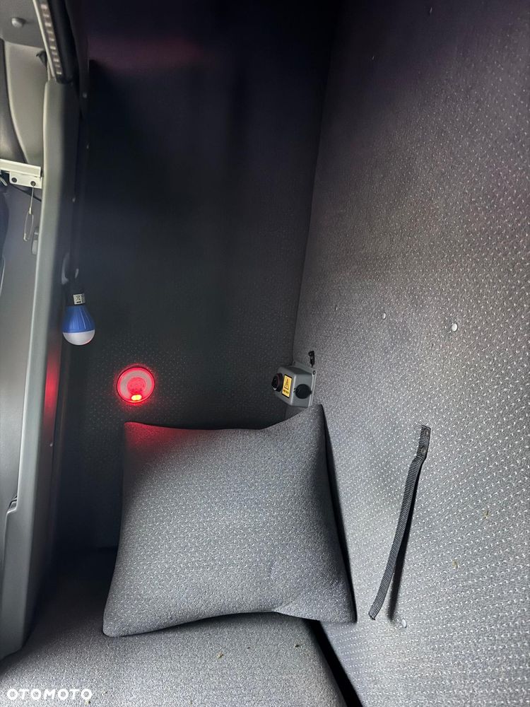 Volkswagen Crafter - 12