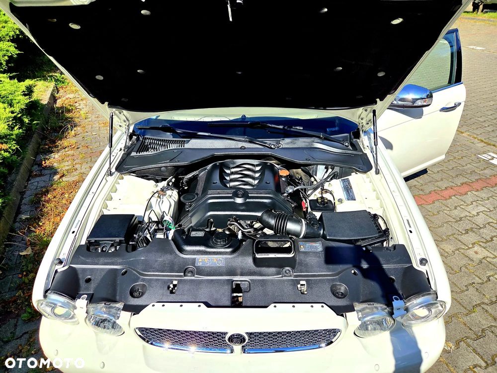 Jaguar XJ XJ8 4.2 LWB - 19