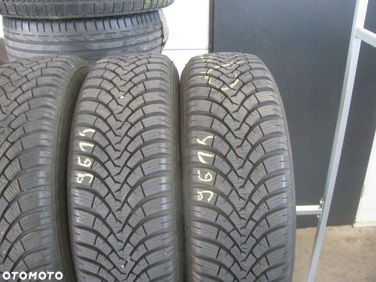 Opona zimowa Falken EuroWinter HS01 175/65R14 82 T - 2