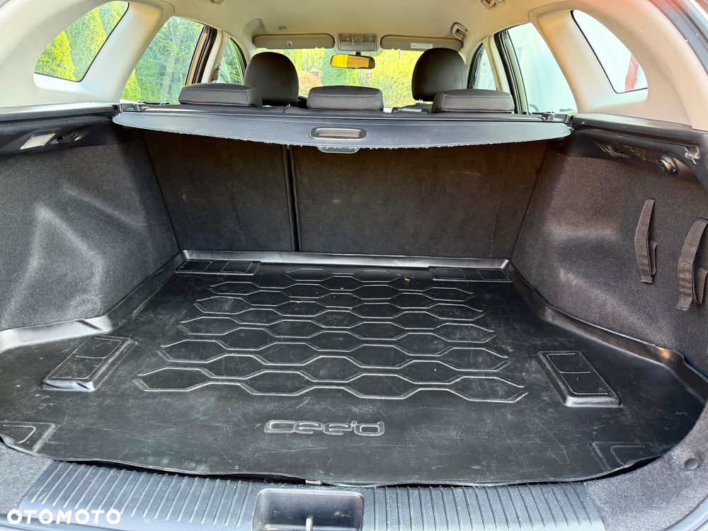 Kia Ceed Cee'd 1.6 GDI L - 23