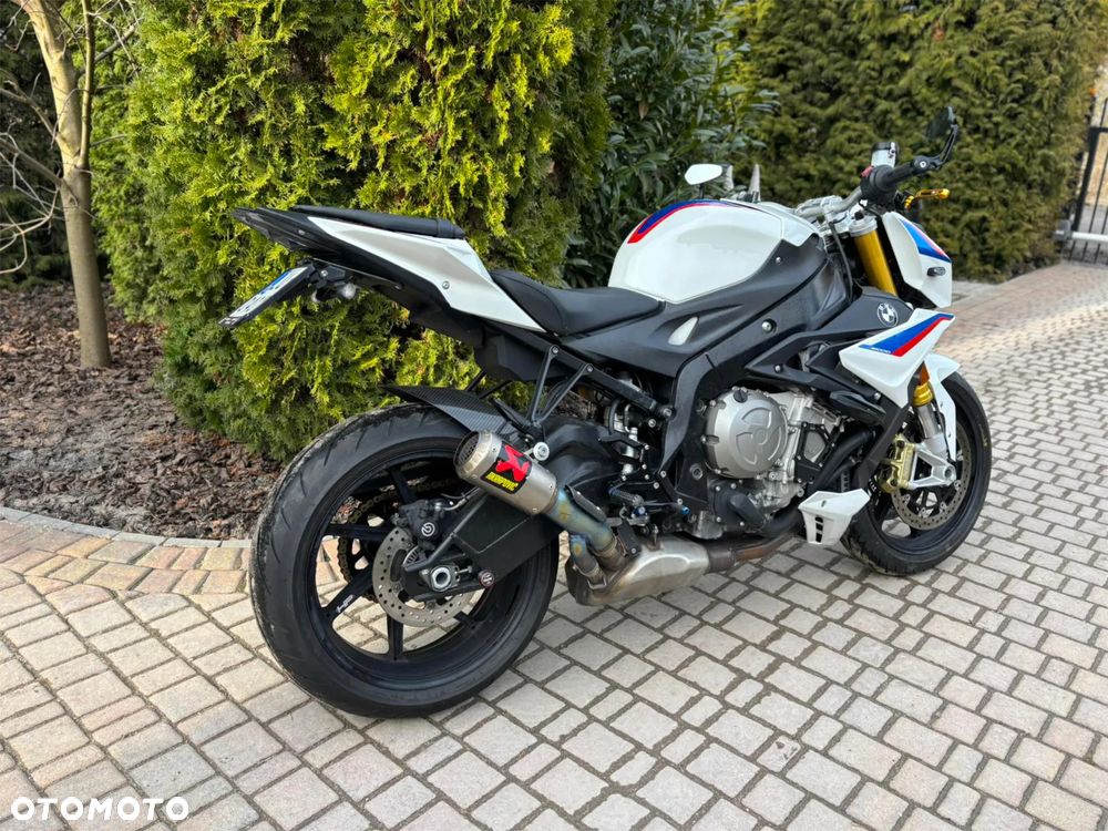 BMW S - 13