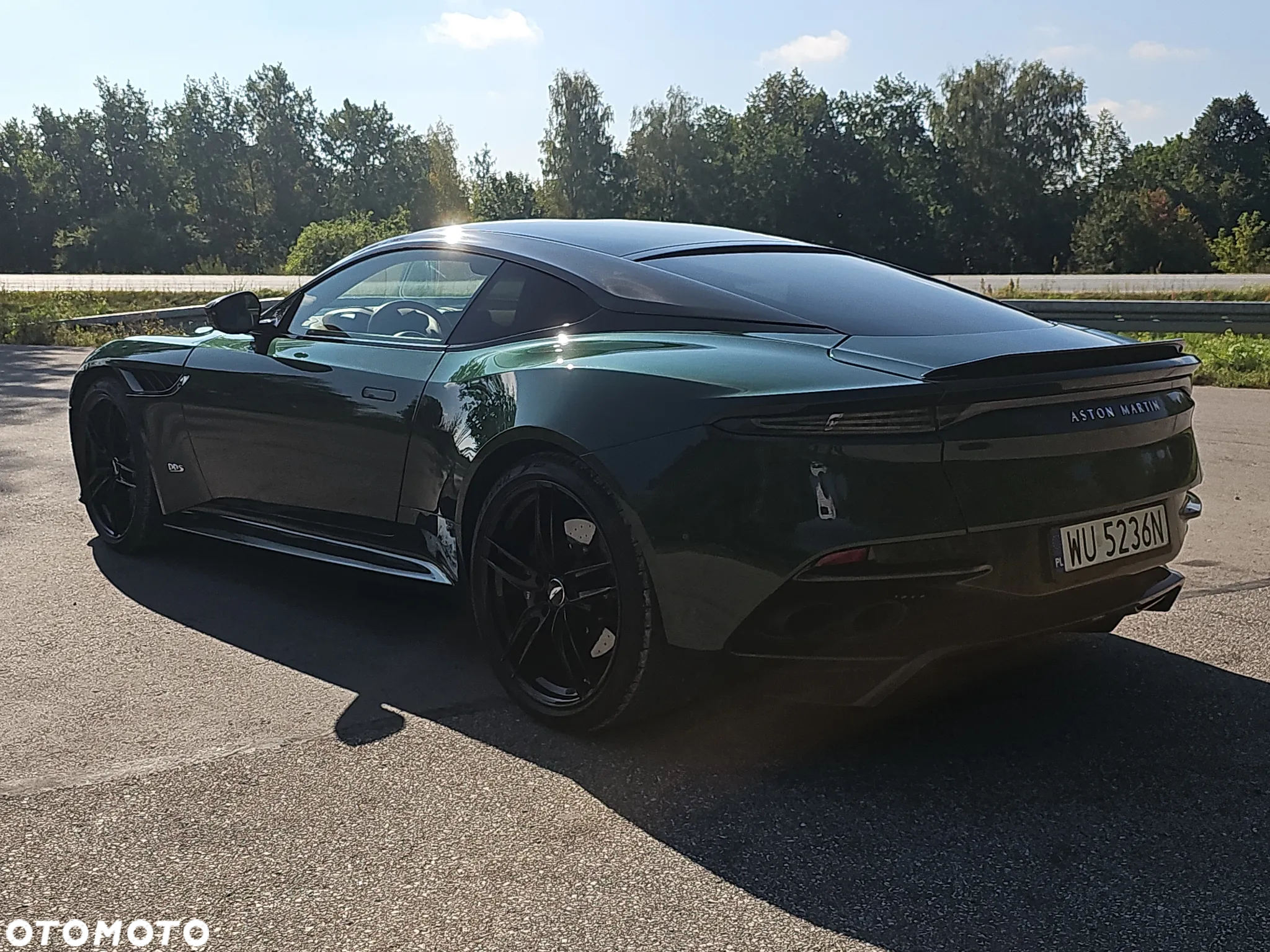 Aston Martin DBS - 8