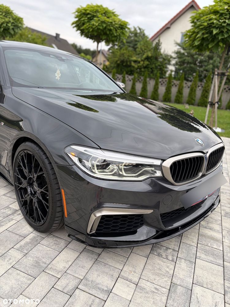 BMW Seria 5 M550i xDrive sport - 11