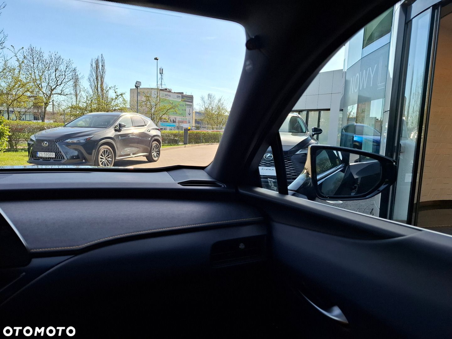 Lexus UX - 30