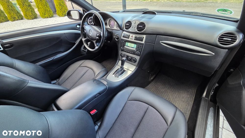 Mercedes-Benz CLK - 32