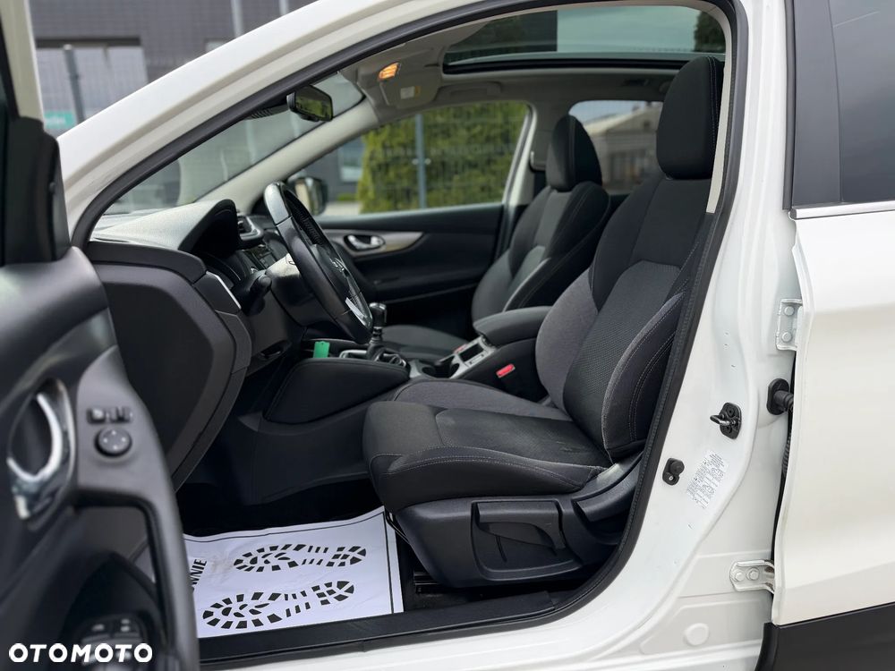 Nissan Qashqai 1.2 DIG-T N-Connecta EU6 - 28