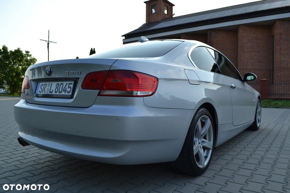 BMW Seria 3 325i - 15