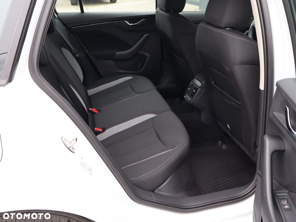 Skoda Kamiq 1.0 TSI Selection DSG - 8