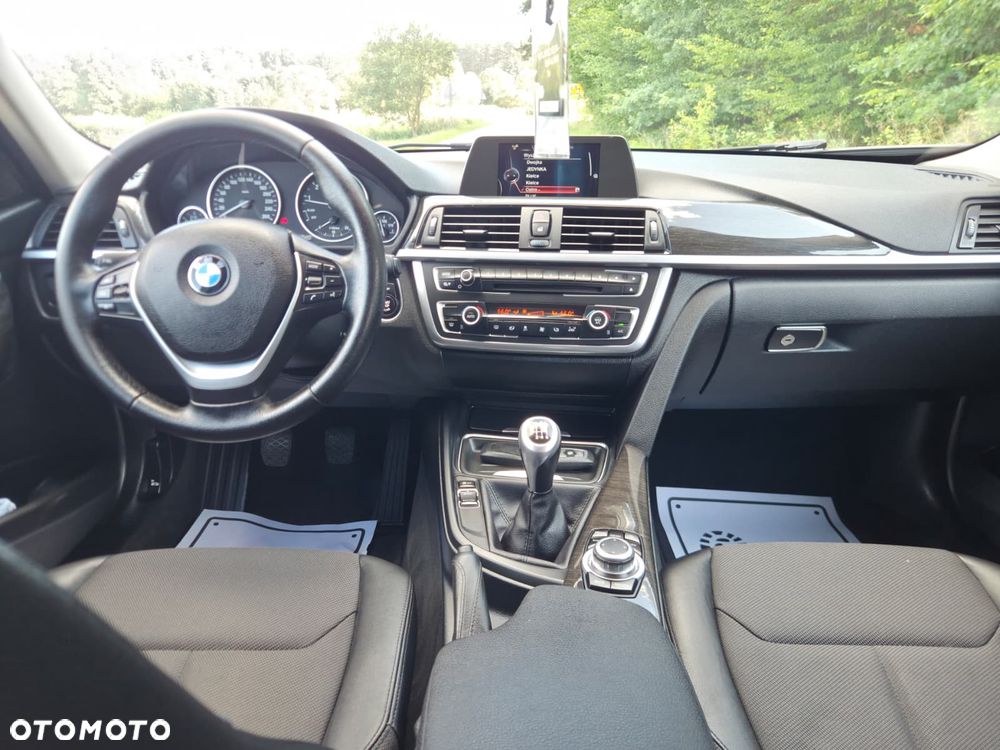 BMW Seria 3 316i Luxury Line - 16