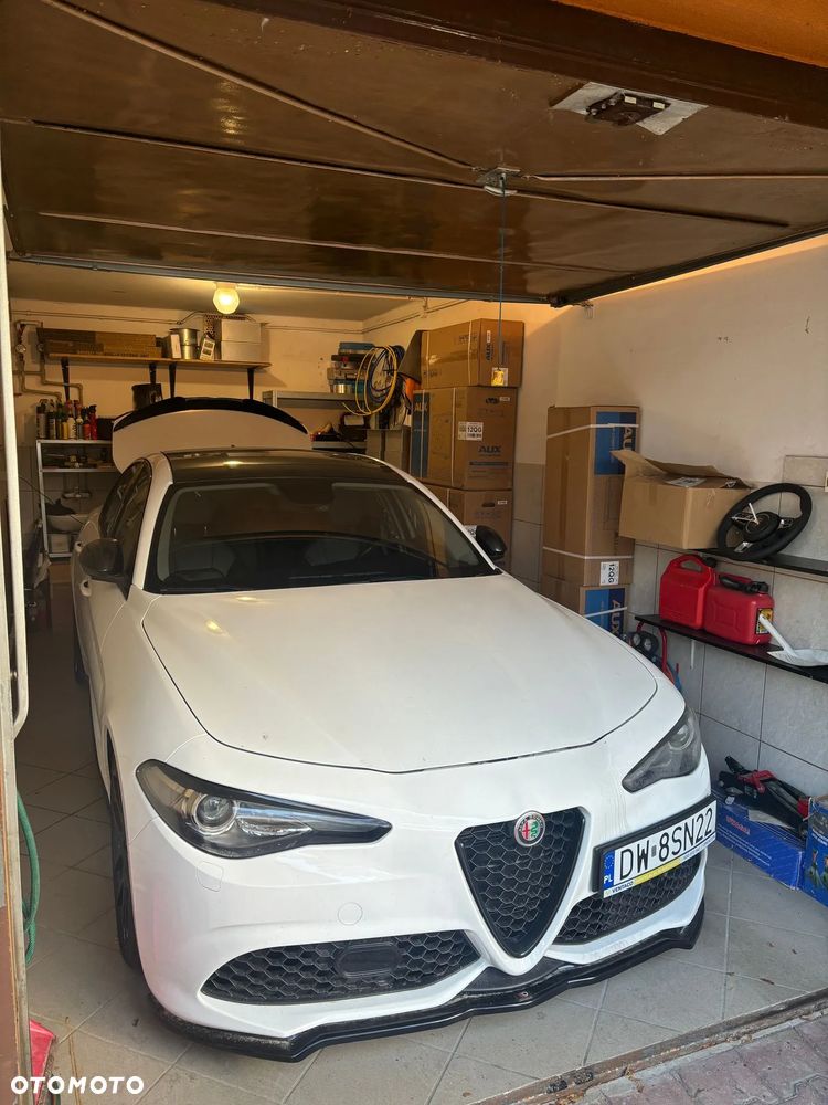 Alfa Romeo Giulia 2.0 Turbo 16V AT8 Veloce - 16