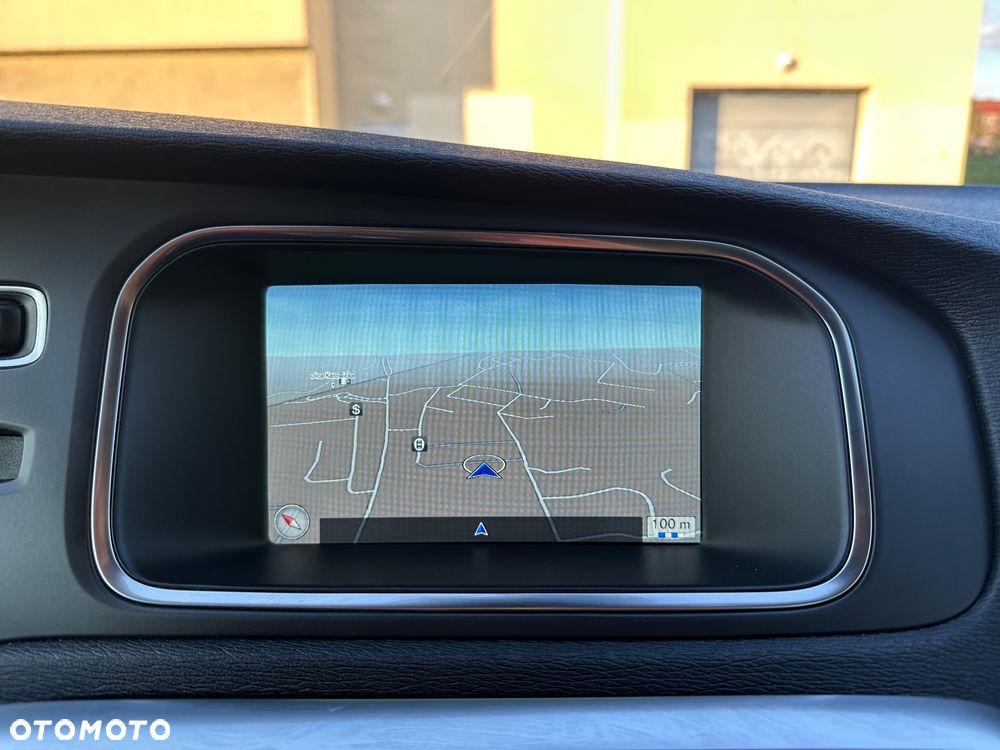 Volvo V40 D4 Inscription - 32