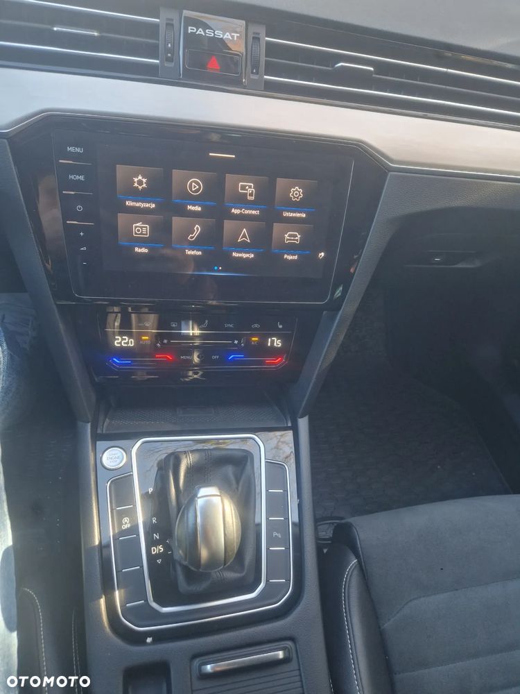 Volkswagen Passat Variant 2.0 TDI SCR DSG 4Motion Business - 25