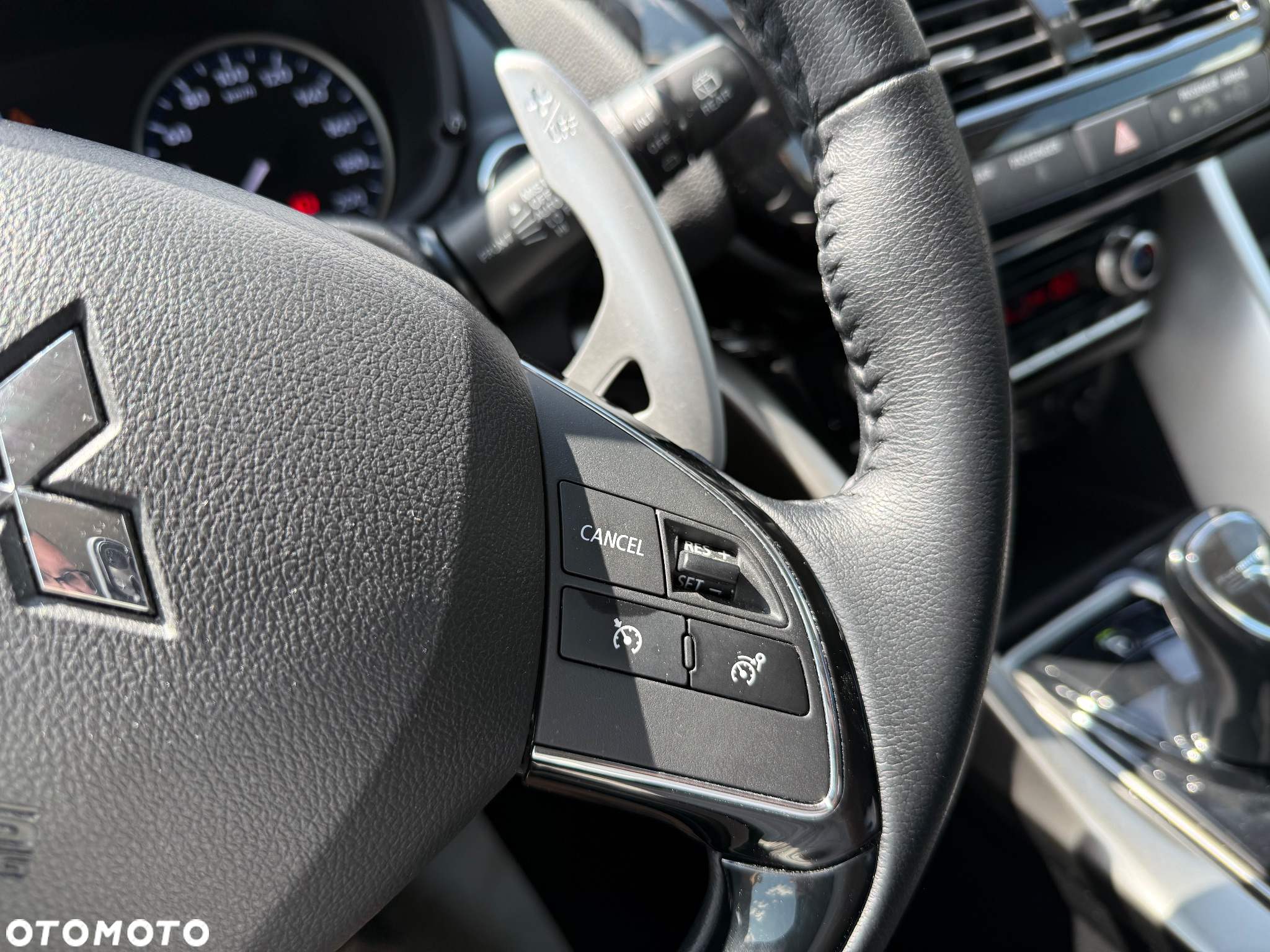 Mitsubishi Eclipse Cross Plug-In Hybrid 4WD Basis - 21
