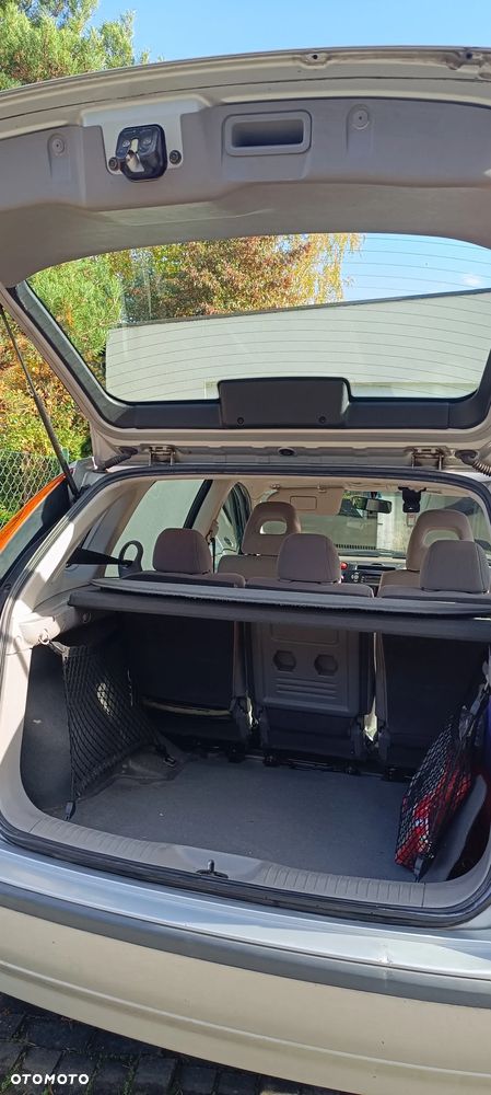 Nissan Almera Tino - 6