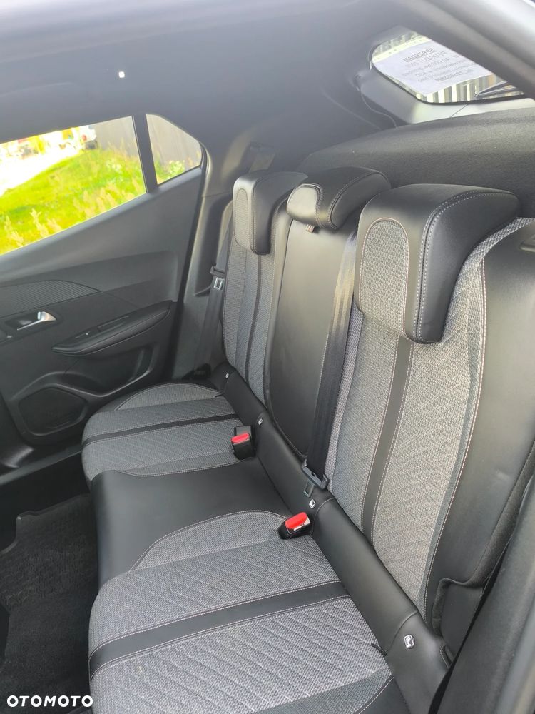 Peugeot 2008 PureTech 100 Allure - 24