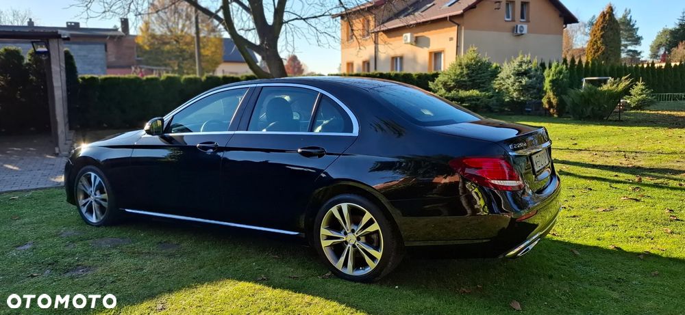 Mercedes-Benz Klasa E 220 d 9G-TRONIC - 11