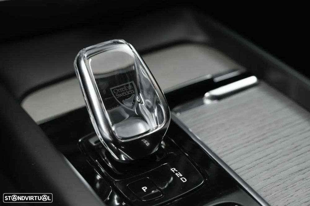 Volvo V60 2.0 B4 Momentum Geartronic - 28