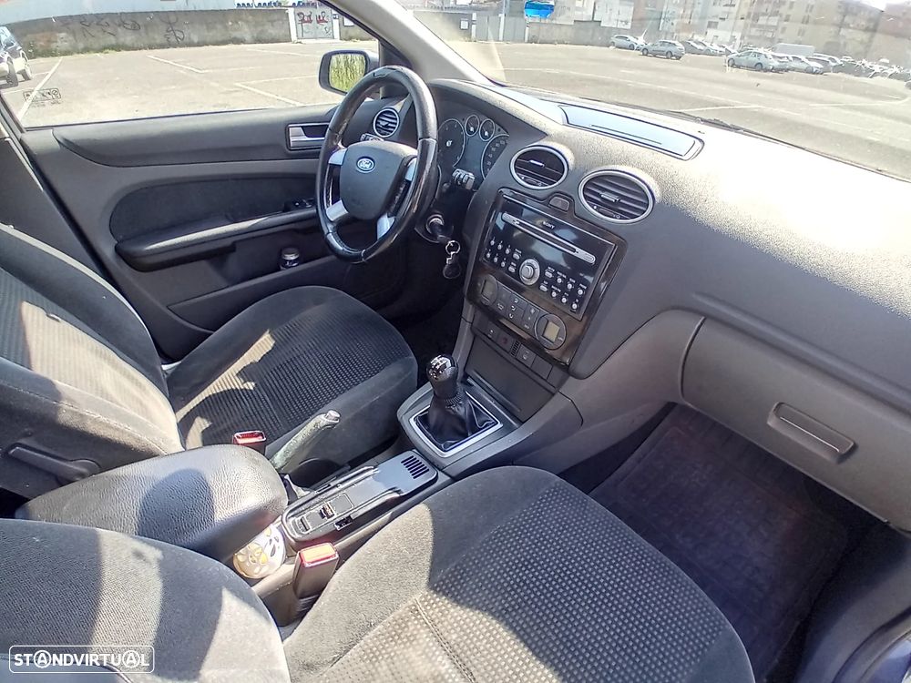 Ford Focus SW 1.6 TDCi Ghia - 11