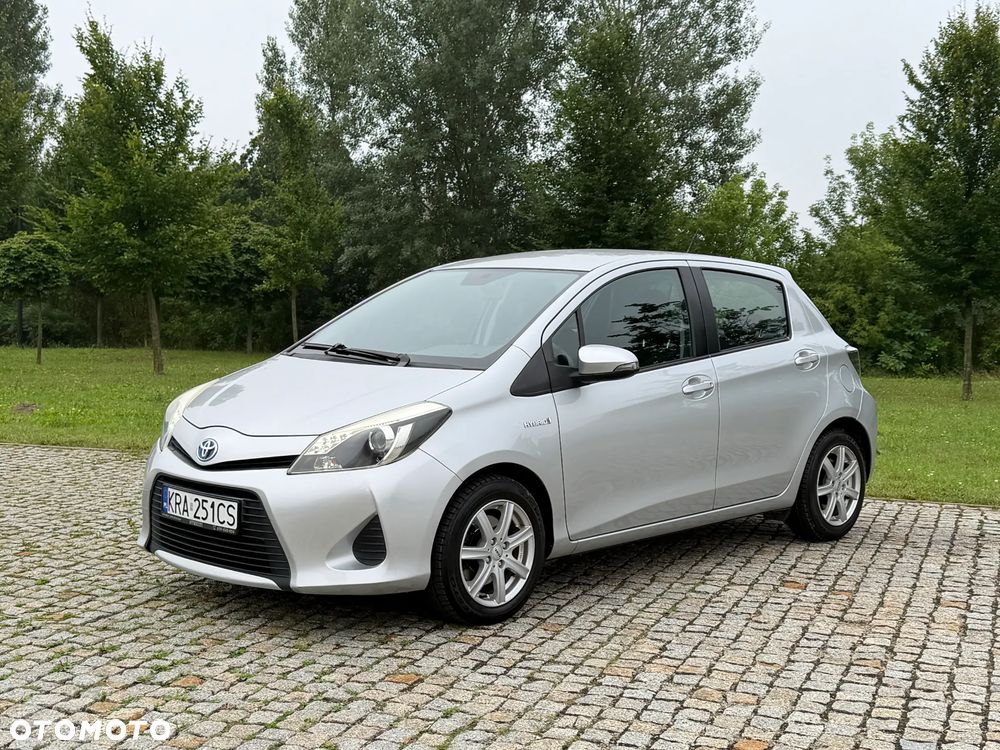 Toyota Yaris Hybrid 100 Premium - 2