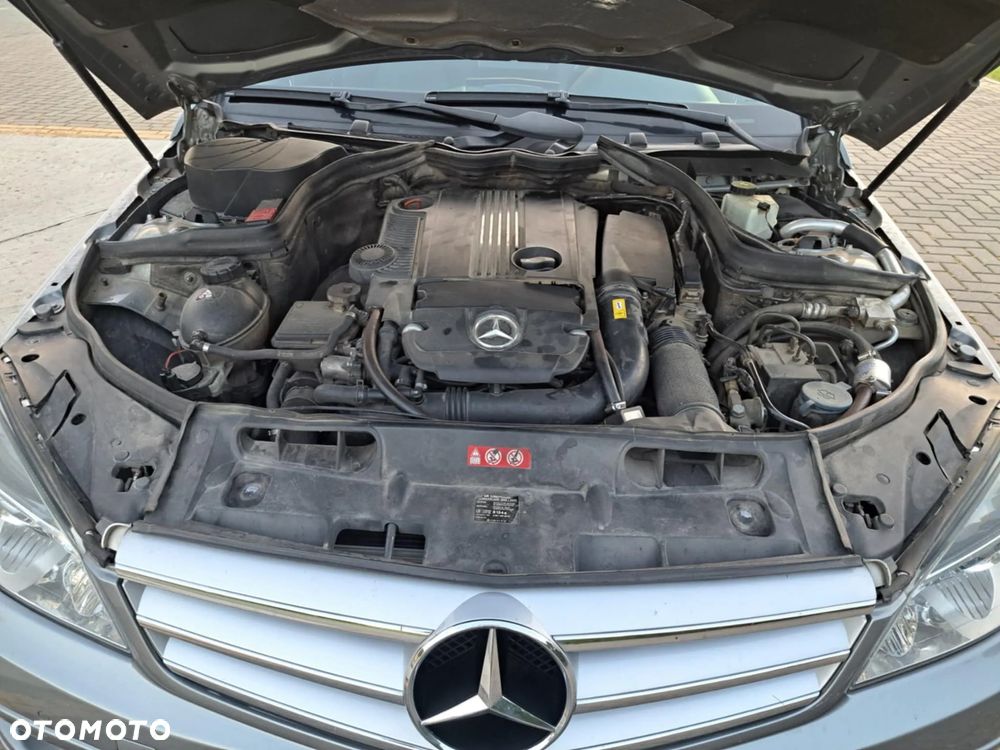 Mercedes-Benz Klasa C 200 T CGI Automatik BlueEFFICIENCY Elegance - 16