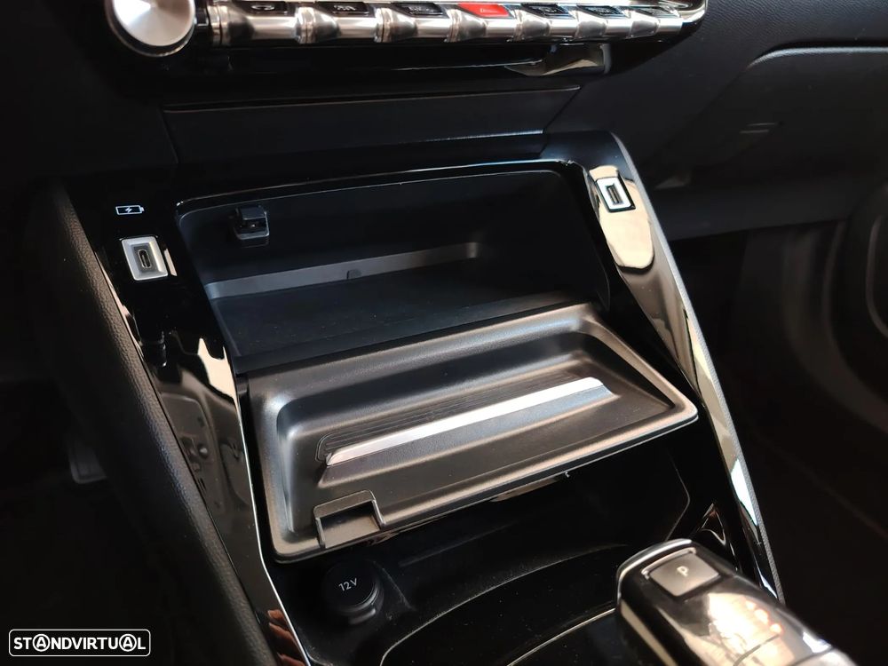 Peugeot 2008 PureTech 130 EAT8 Allure - 23