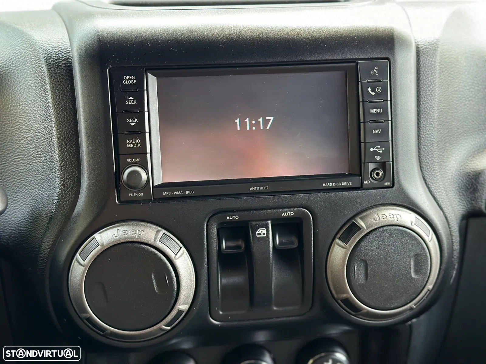 Jeep Wrangler - 12