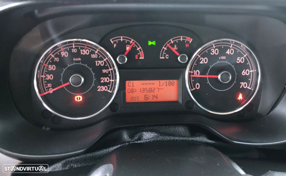 Fiat Punto 1.3 M-Jet Lounge S&S - 13