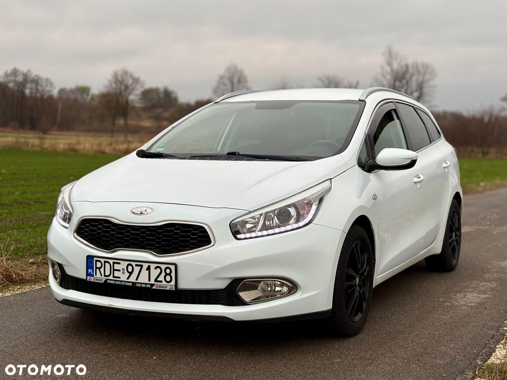 Kia Ceed 1.4 CVVT Dream-Team Edition - 4