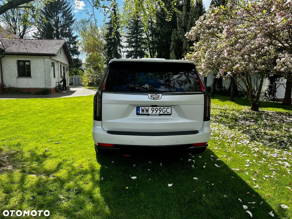 Cadillac Escalade - 2