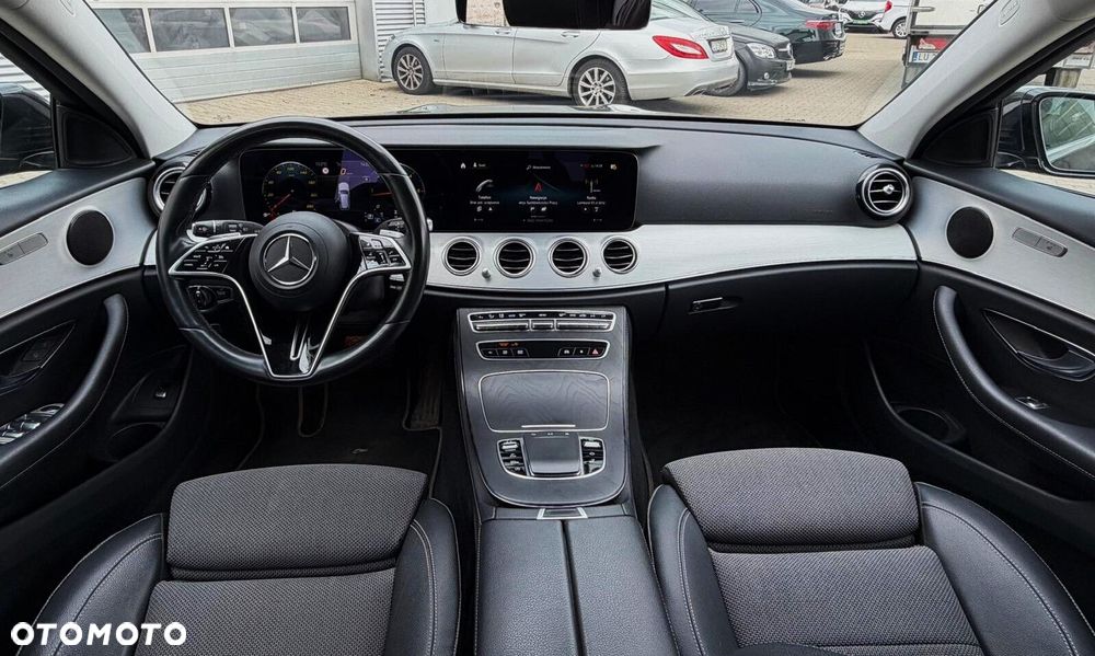 Mercedes-Benz Klasa E 220 d 4-Matic AMG/Avantgarde - 15