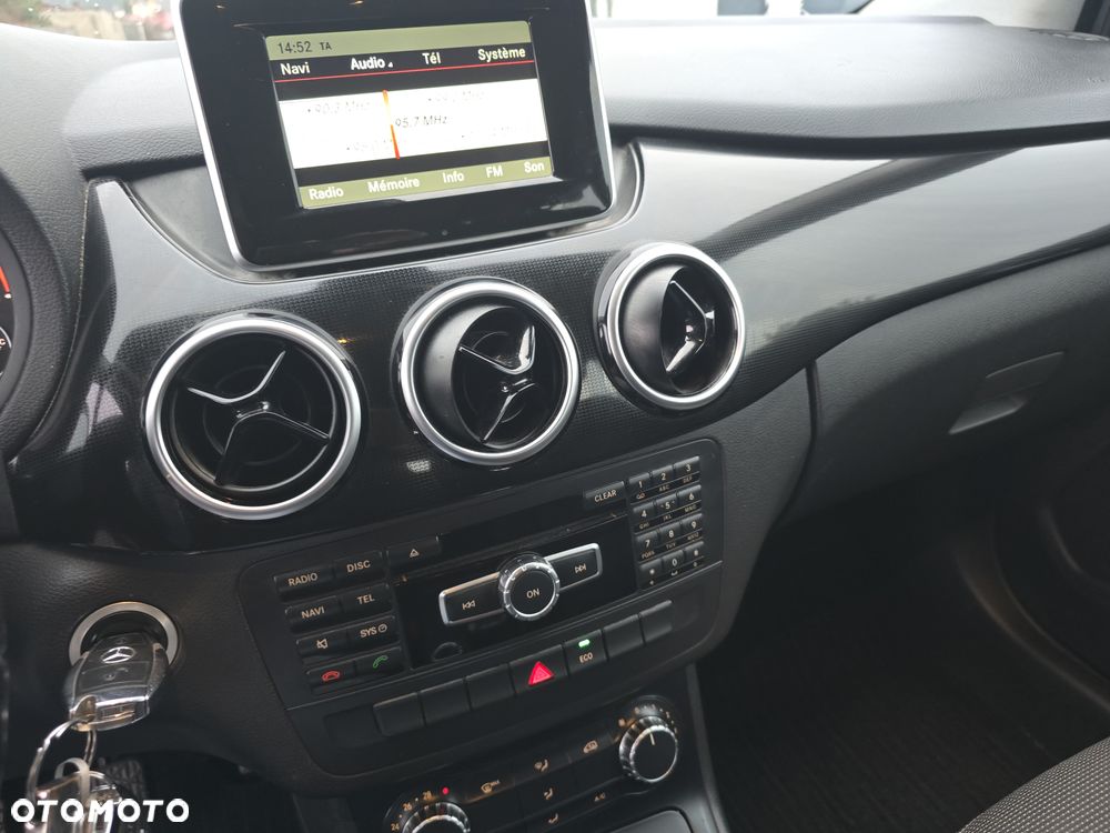 Mercedes-Benz Klasa B 180 d BlueEFFICIENCY Edition Style - 23