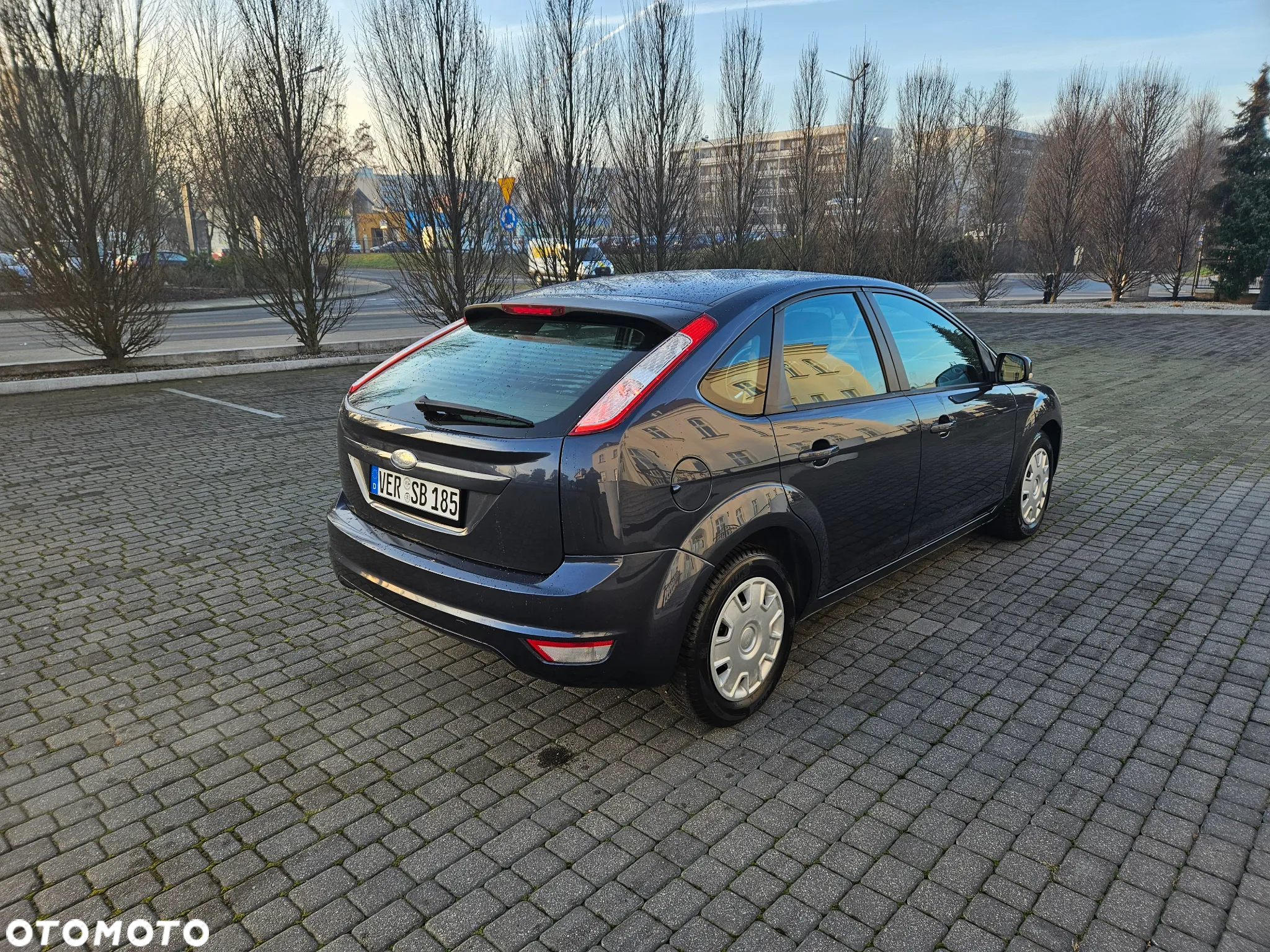 Ford Focus 1.6 Ghia - 5