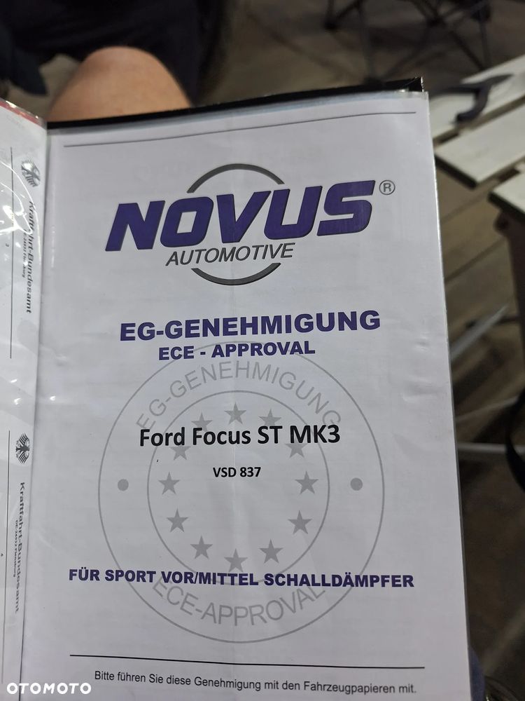 Ford Focus 2.0 EcoBoost ST mit Leder-Sport-Paket - 37
