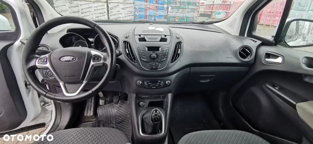 Ford Tourneo Courier 1.5 TDCi Titanium - 32