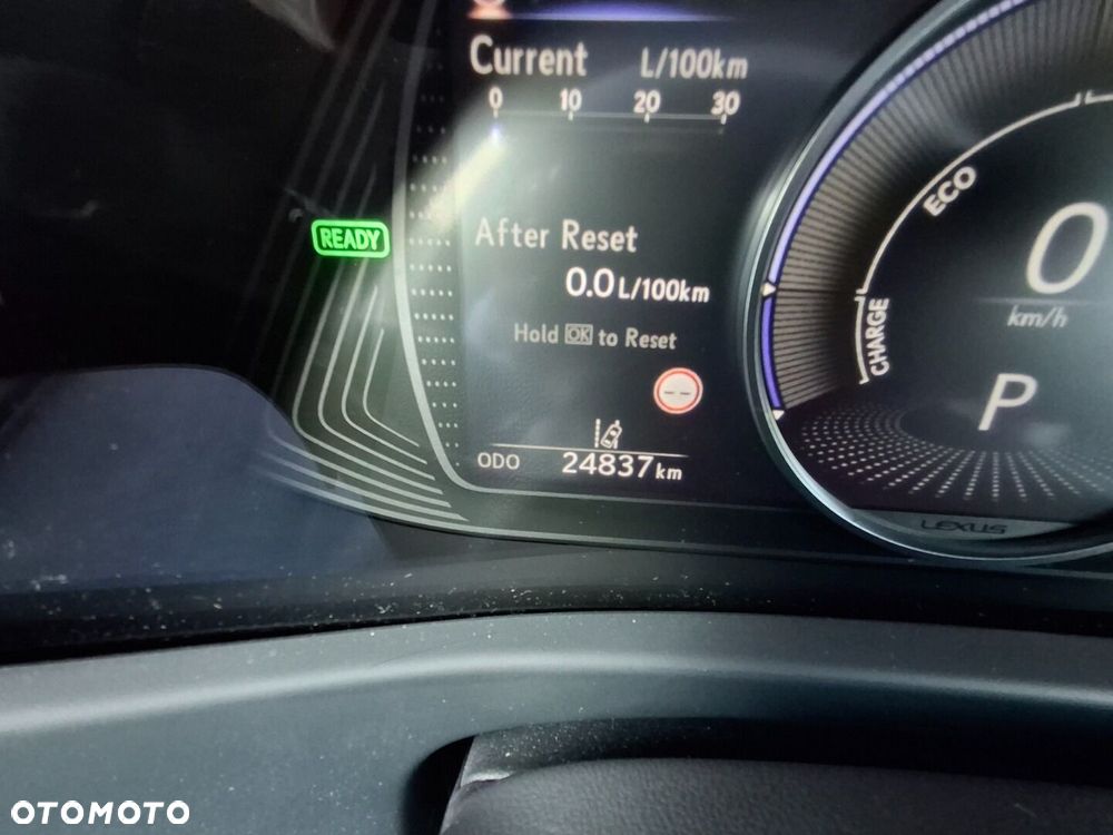Lexus UX 250h GPF F Sport Design 2WD - 24