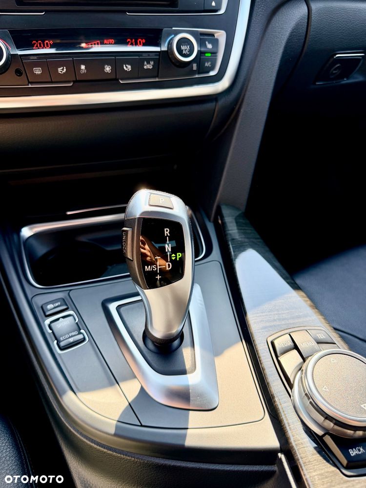 BMW Seria 3 328i xDrive Luxury Line - 20