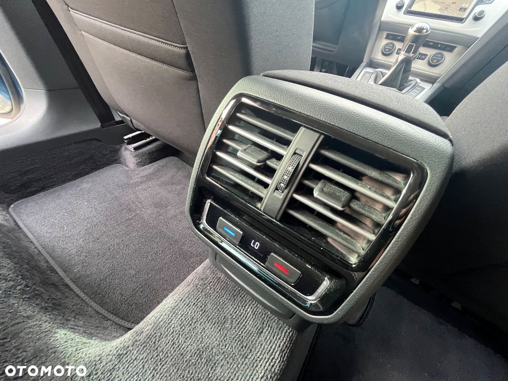 Volkswagen Passat - 27