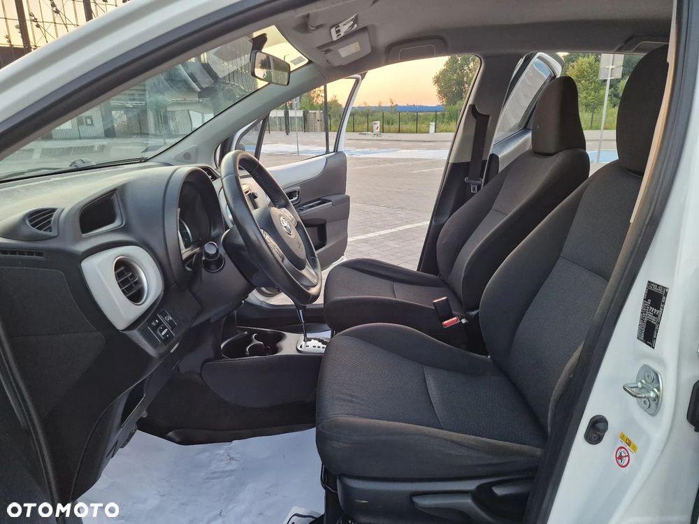 Toyota Yaris Hybrid 100 Business Edition - 22