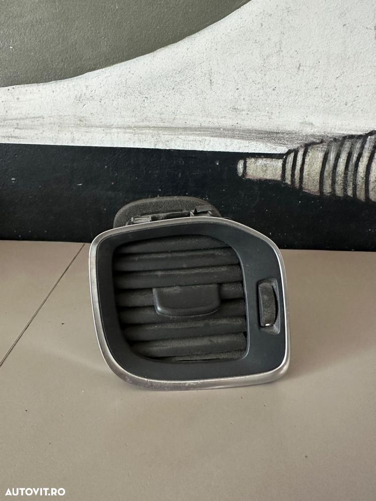 Grila aerisire bord stanga fata Volvo V60 S60 V40 2011-2018 30791697