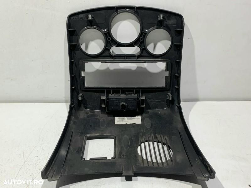 Ornament / trim bord cu buton avarie Renault Clio 3 (2005-2009) 8200214896A - 2