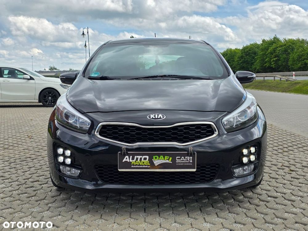 Kia Ceed - 9