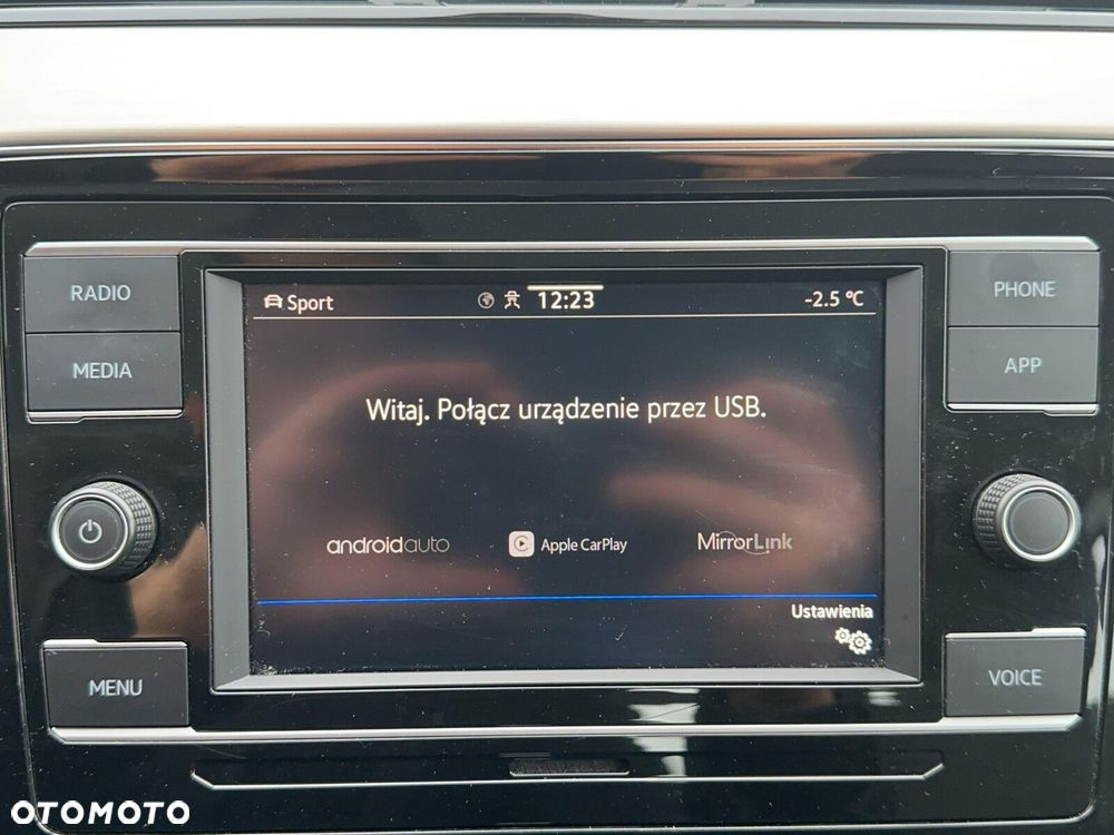 Volkswagen Passat - 21