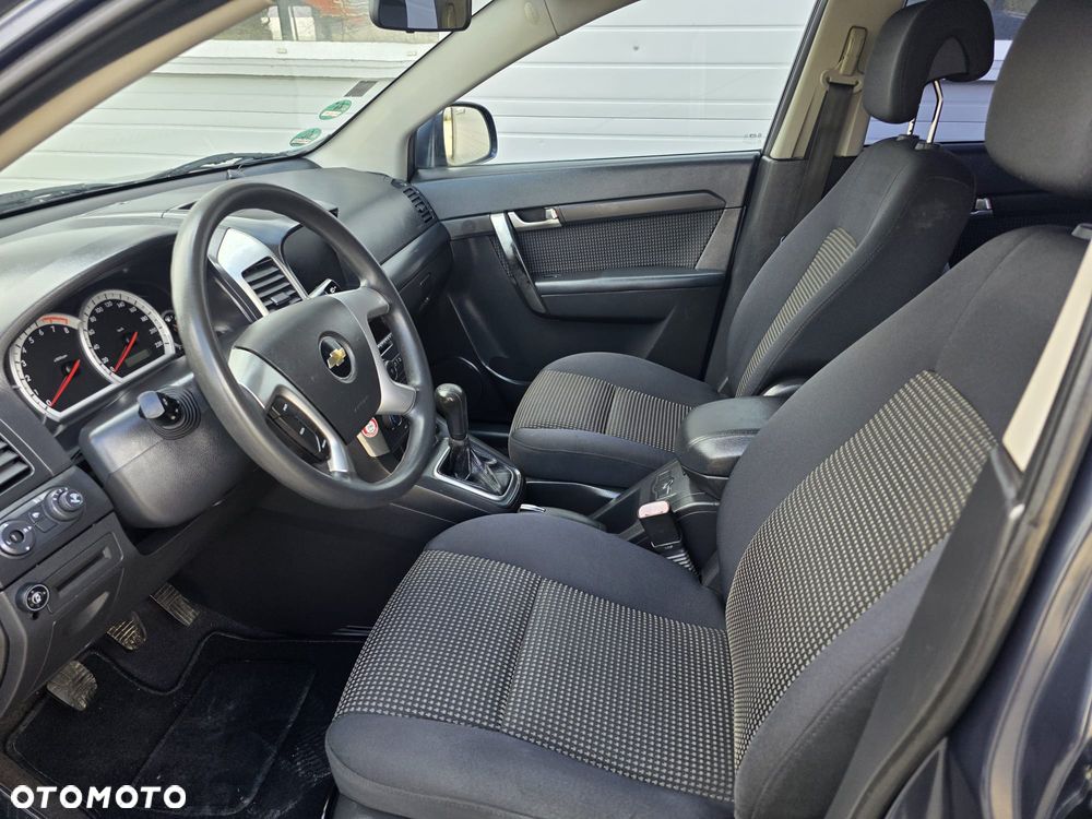 Chevrolet Captiva 2.4 LS 5os - 19