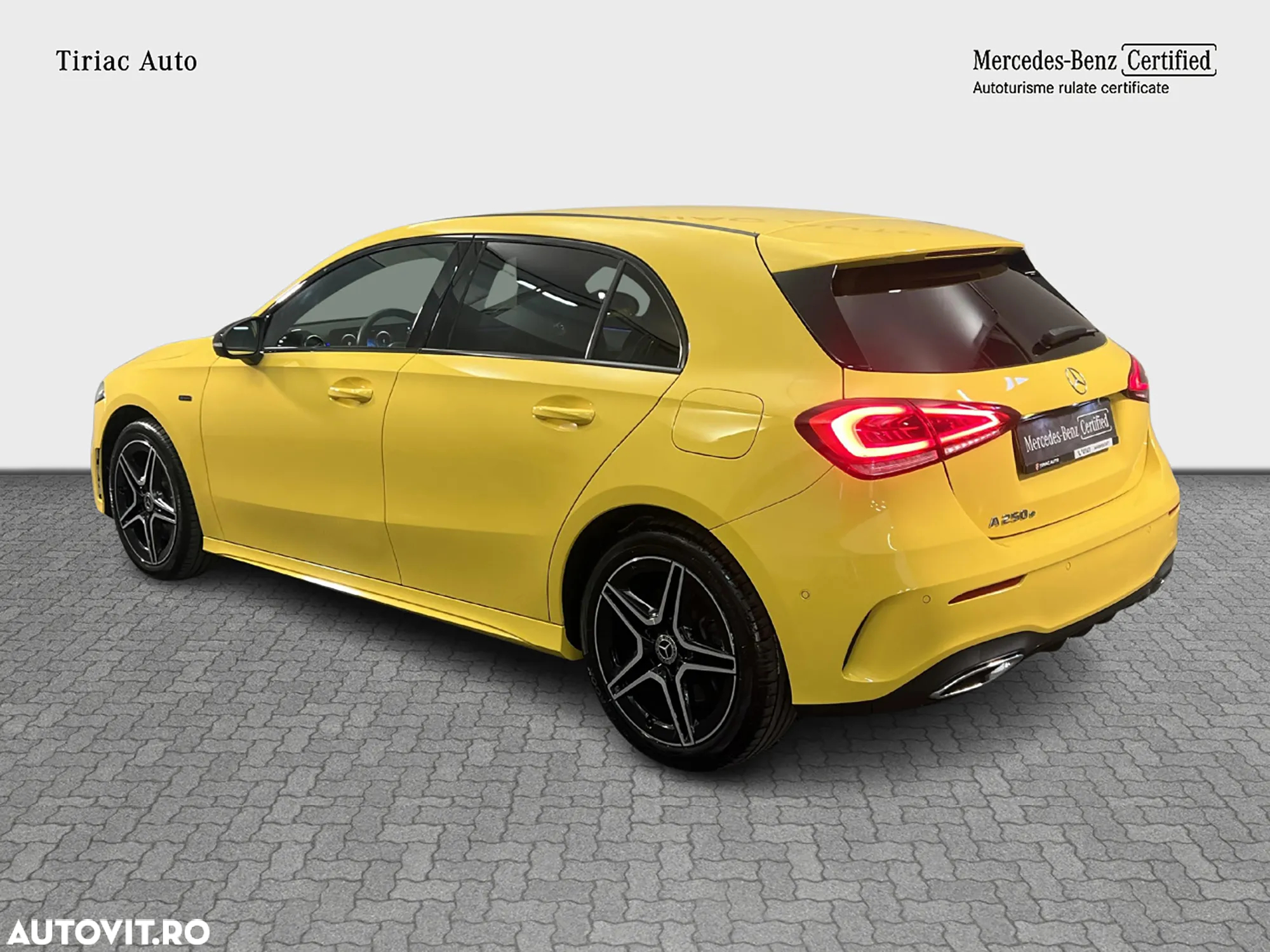 Mercedes-Benz A 250 e 8G-DCT AMG Line - 4
